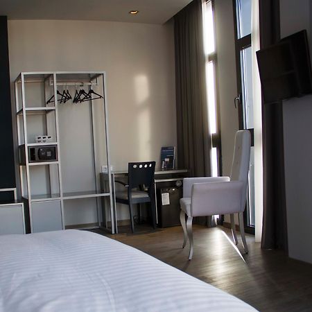 Hotel Santa Eulalia Puertollano Bagian luar foto