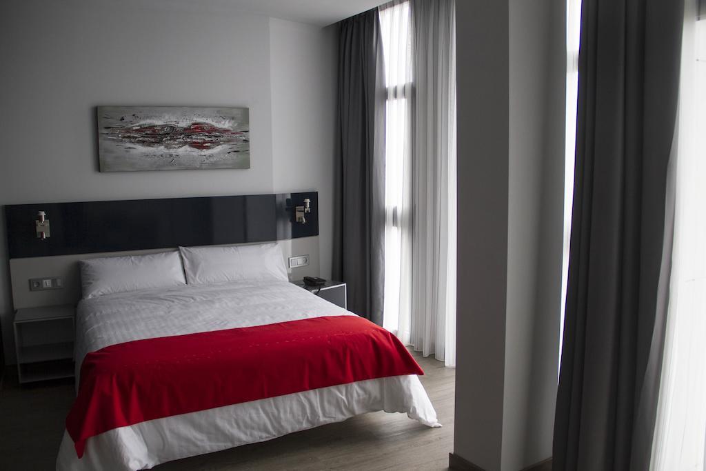 Hotel Santa Eulalia Puertollano Ruang foto